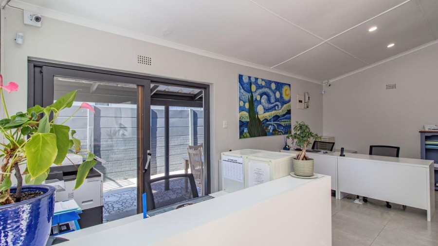 1 Bedroom Property for Sale in Sandbaai Western Cape